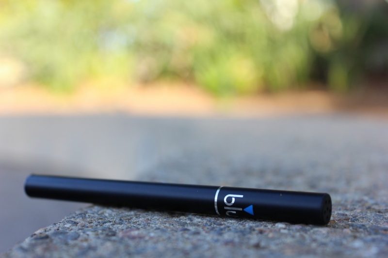 magasin-LA CADIERE D AZUR-min_e_cigarette_vaping_blu_cigs_blu_electronic_cigarette_tobacco_cigarette_smoke-637061